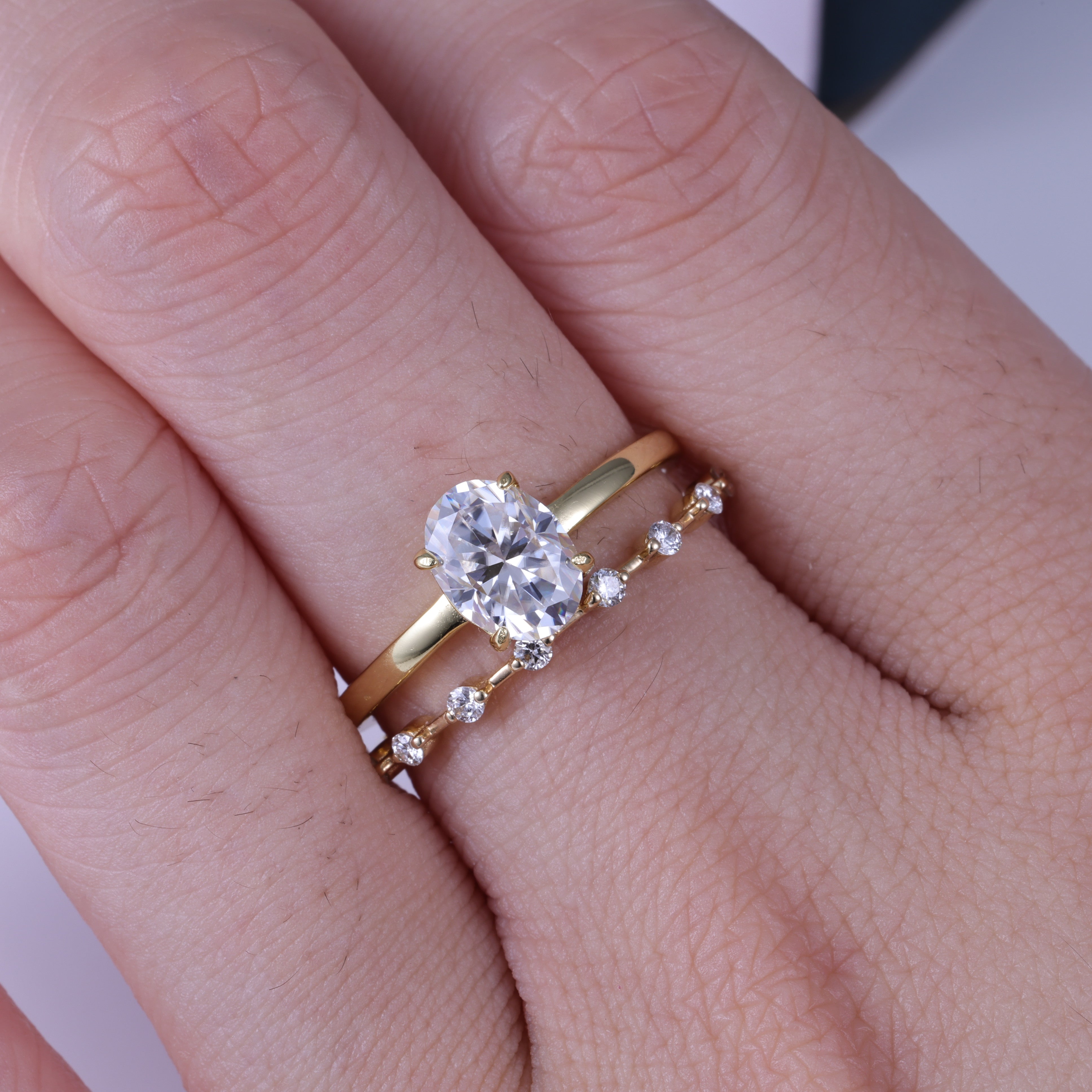 Oval Cut Moissanite Wedding Ring Set With Straight Band
