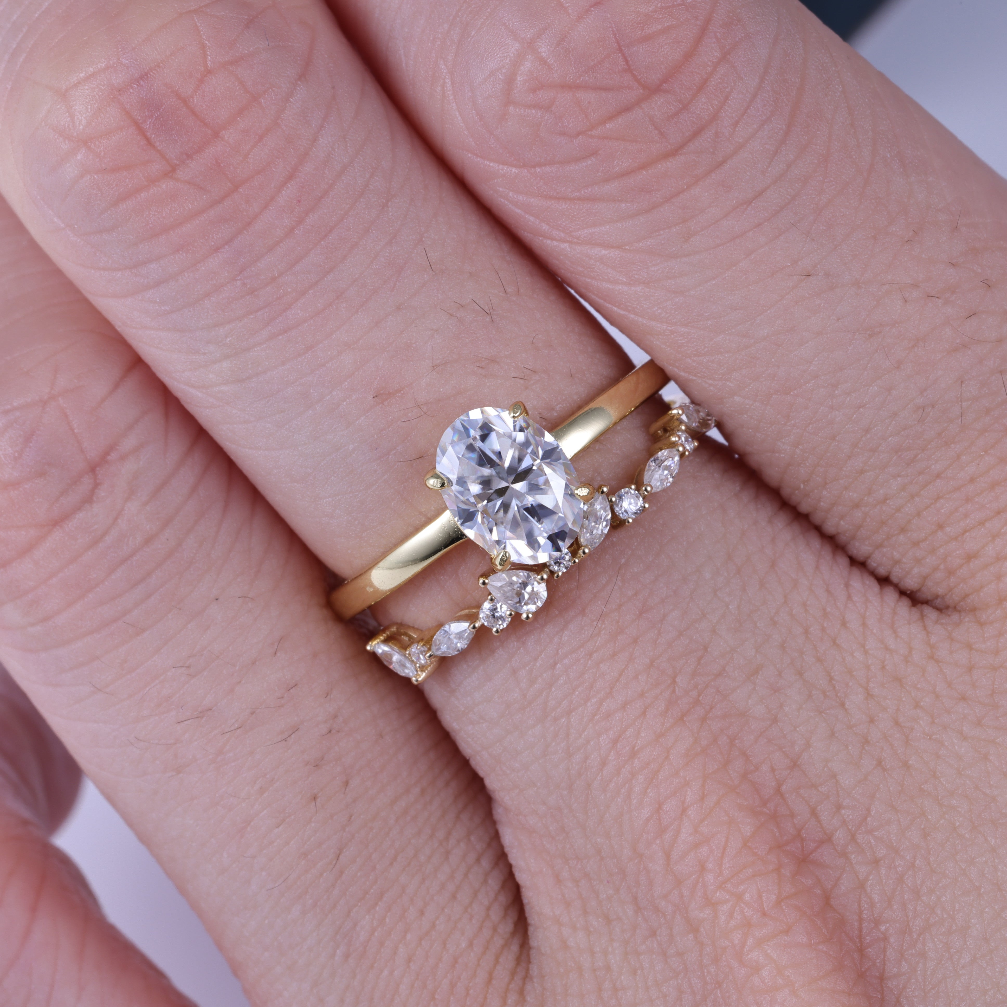 Oval Cut Moissanite Wedding Ring Set With Leaf Band