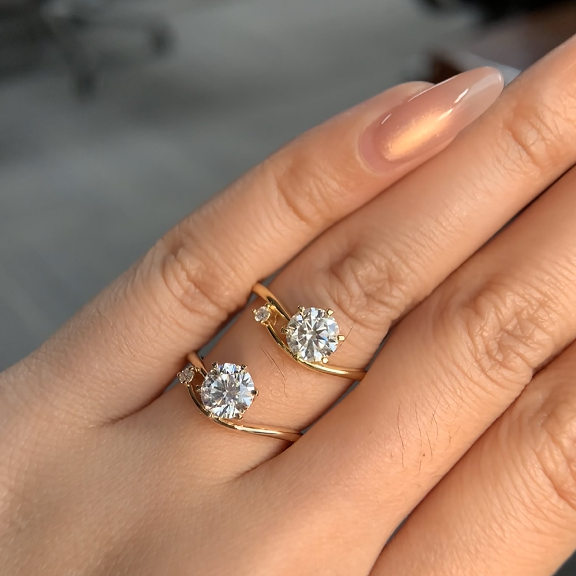 Round Cut Moissanite Engagement Ring