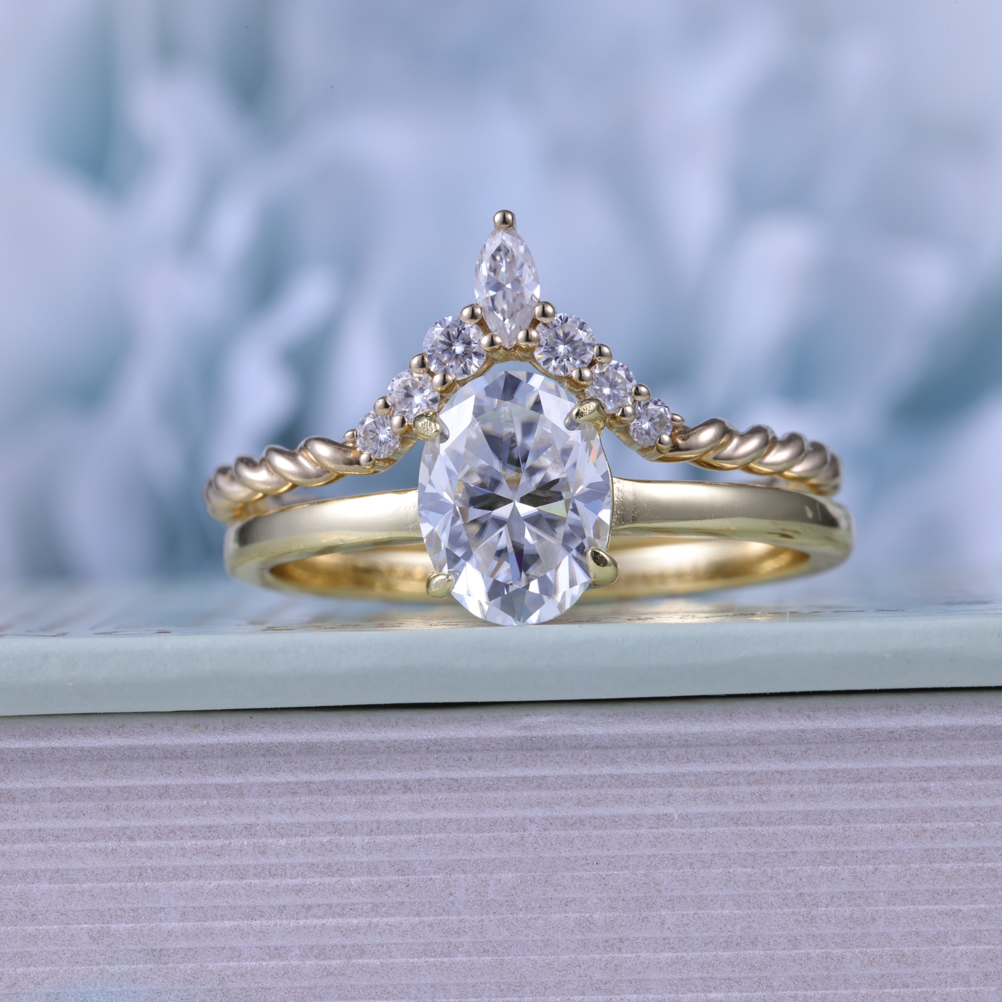Oval Cut Moissanite Wedding Ring Bridal Set With Curved Band