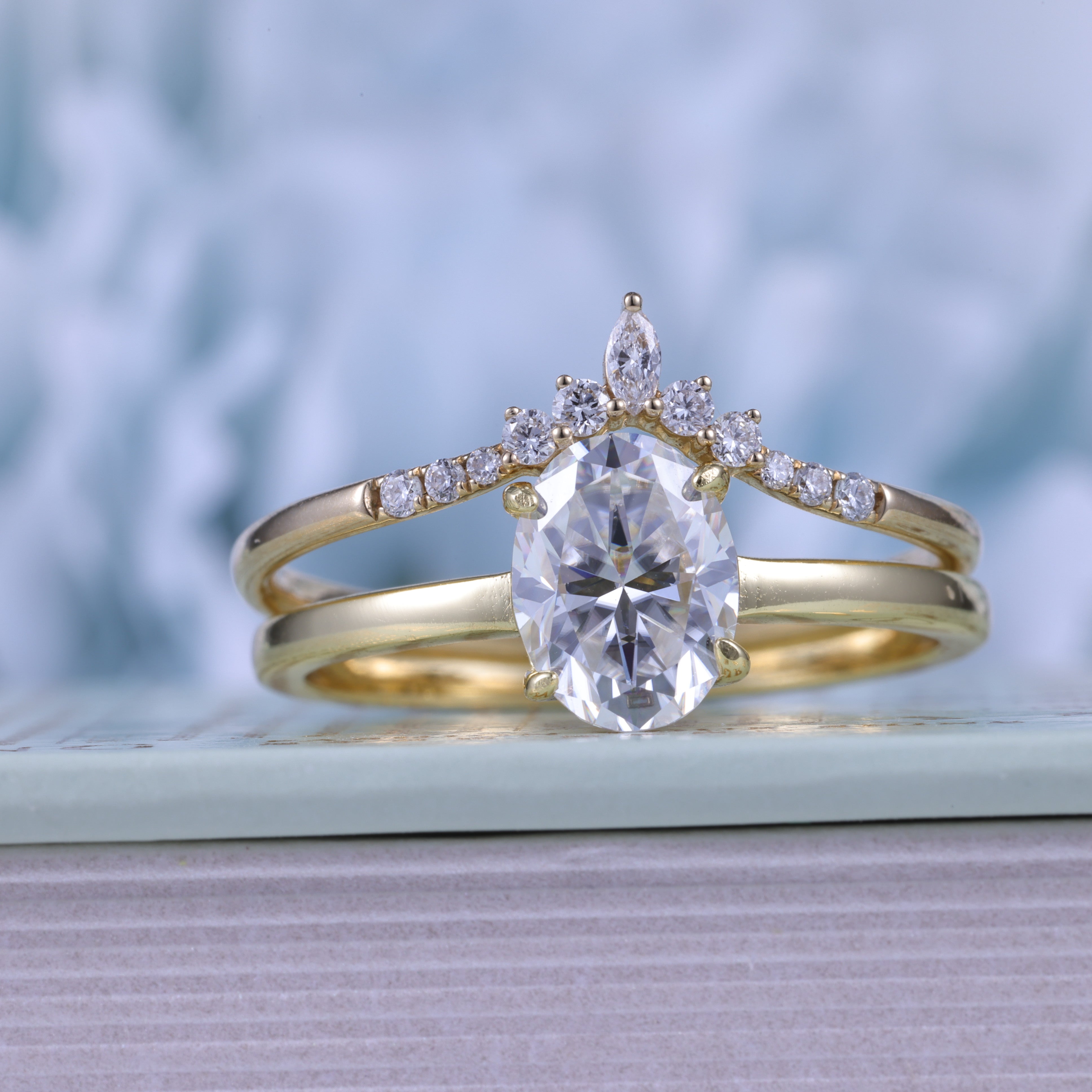 Oval Shaped  Moissanite Engagement Ring Bridal Set With Curved Band