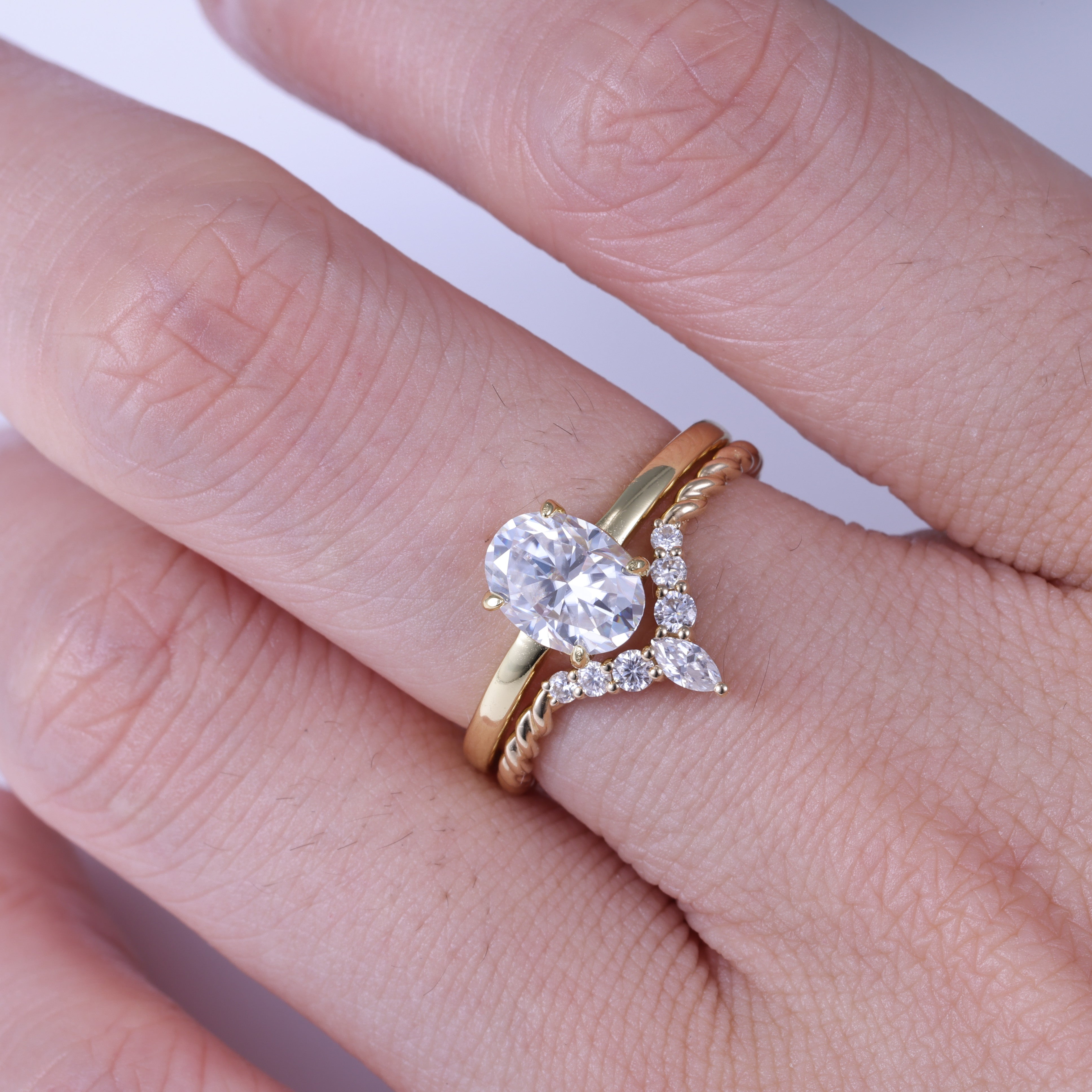 Oval Cut Moissanite Wedding Ring Bridal Set With Curved Band