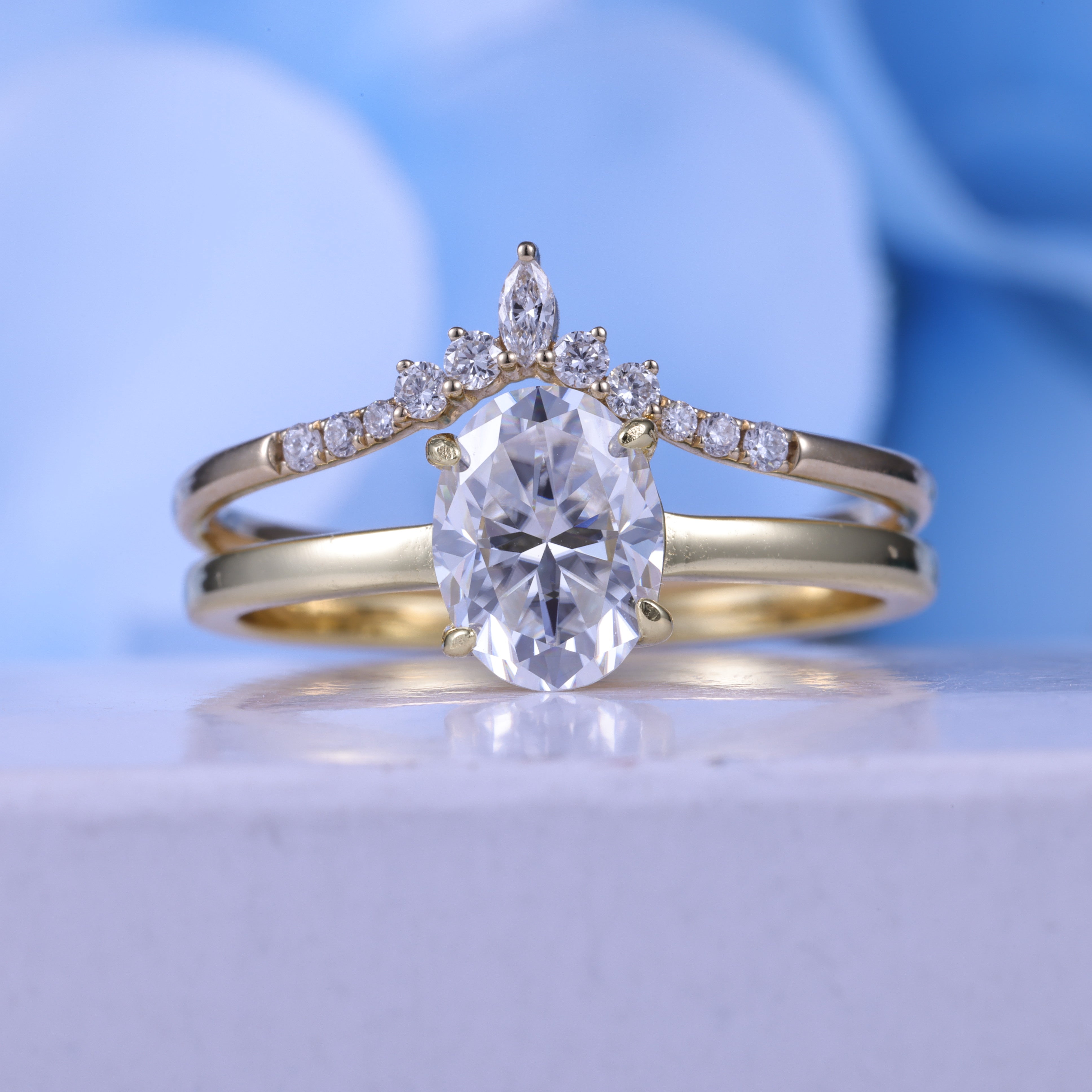 Oval Shaped  Moissanite Engagement Ring Bridal Set With Curved Band