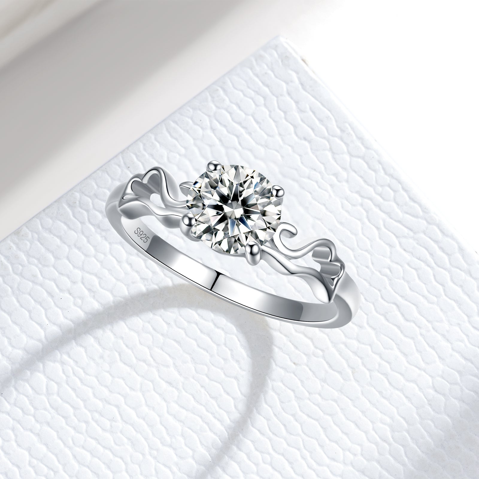 1.5 Carat Round Cut Lab Grow Diamond  With Cloud Shape Engagement Ring