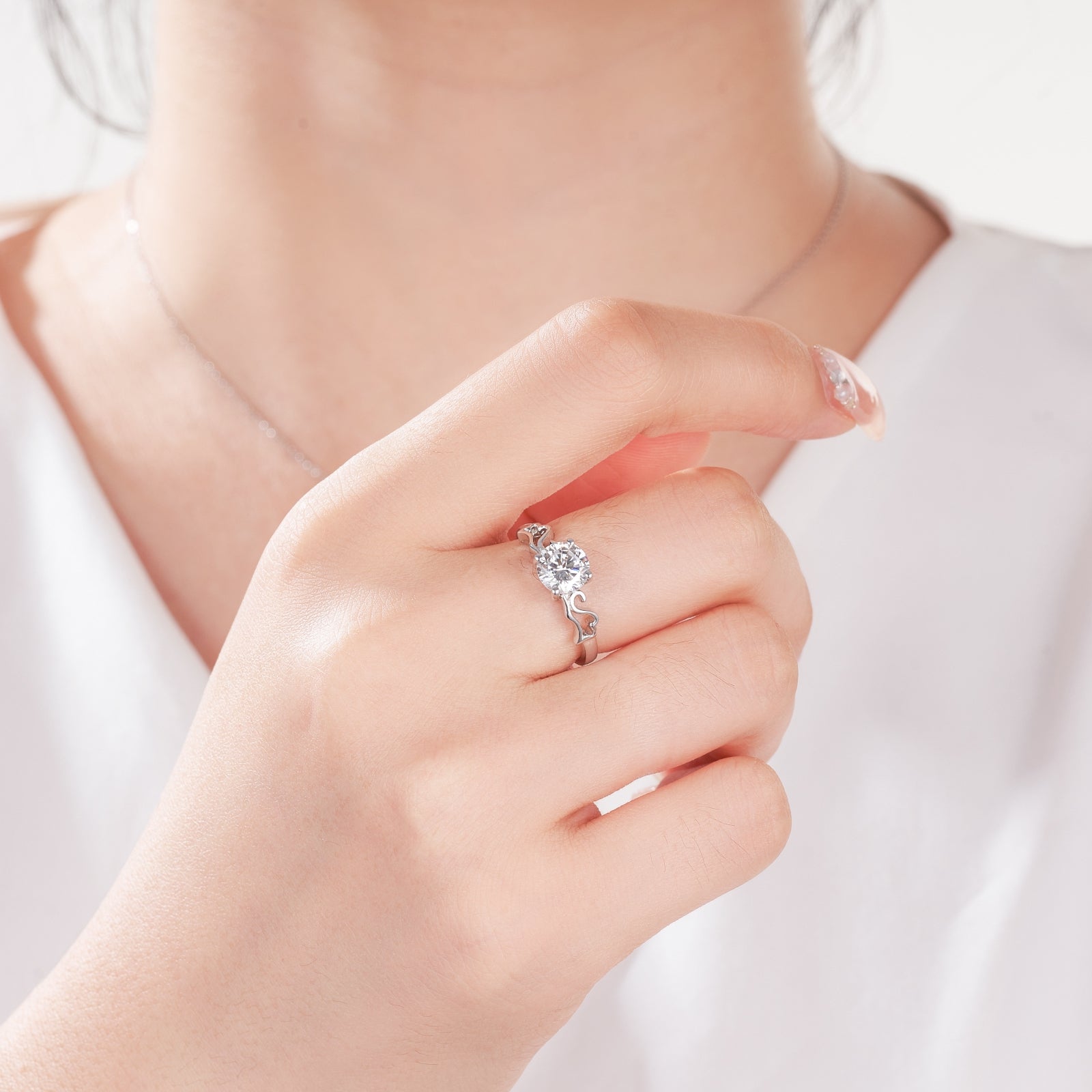 1.5 Carat Round Cut Lab Grow Diamond  With Cloud Shape Engagement Ring