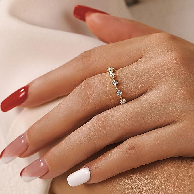 Fashion Simple Stacking Ring Straight Shaped With Yellow Gold